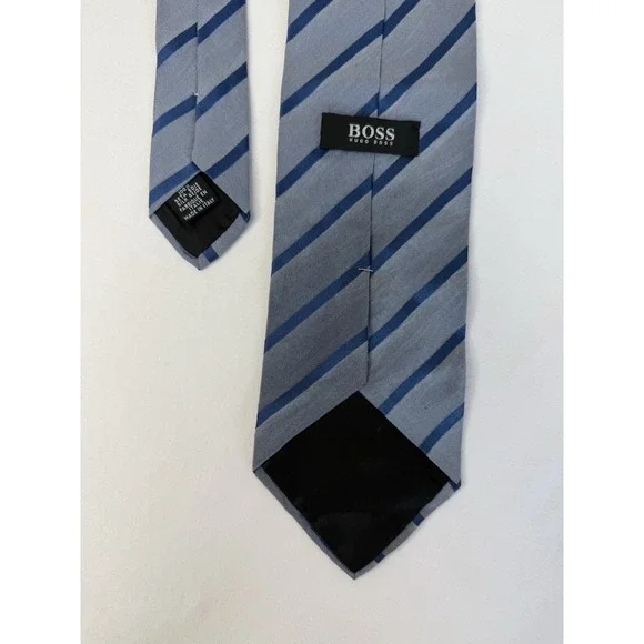 BOSS Hugo Boss Italy Silk Tie Gray Blue Stripe Classic Necktie Made in Italy - Picture 2 of 3